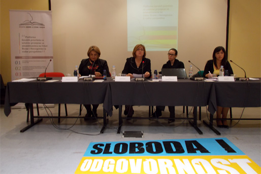 Lajla Zaimović-Kurtović, Besima Borić, Gordana Vidović och Svjetlana Marković presenterar plattformen Lajla Zaimović-Kurtović, Besima Borić, Gordana Vidović och Svjetlana Marković presenterar plattformen