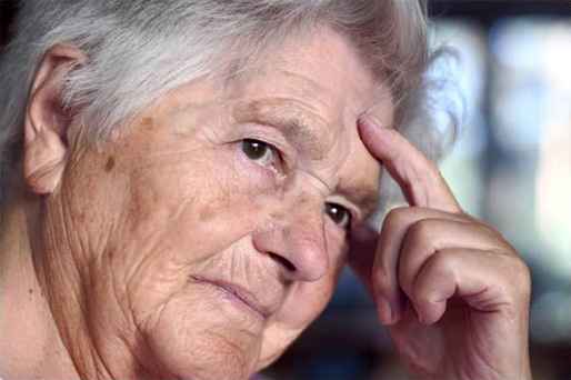 Det är inte värdigt en feministisk regering att en stor grupp pensionärer inte kan leva på sin pension, skriver debattörerna Det är inte värdigt en feministisk regering att en stor grupp pensionärer inte kan leva på sin pension, skriver debattörerna