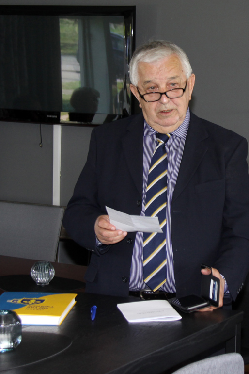 Novinar Fikret Tufek govorio o političkoj situaciji u svijetu i predstavio monografiju Bosanska krajina Malmö 1992–2025.