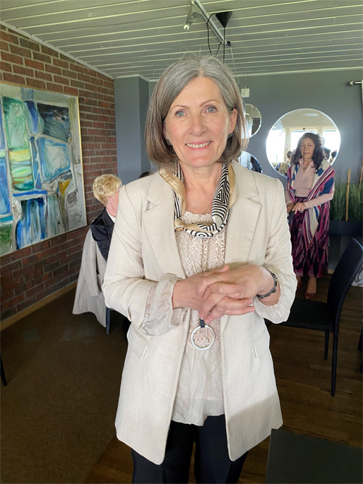 Hajrija Sačić, pozdravna riječ domaćina udruženja Žena 99 Värnamo